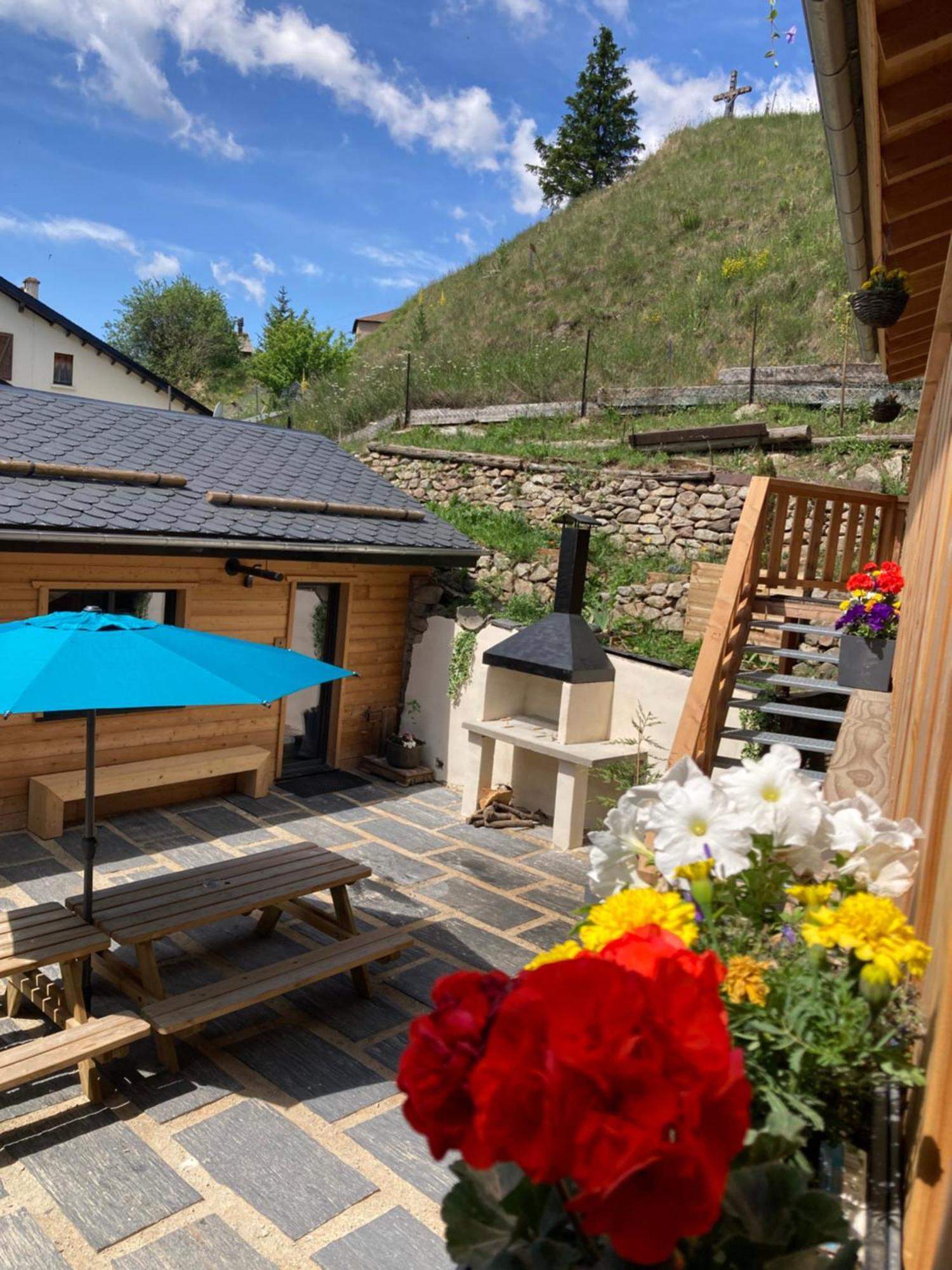 Studio Canellito Le Clos Des Ours Matemale Exterior photo